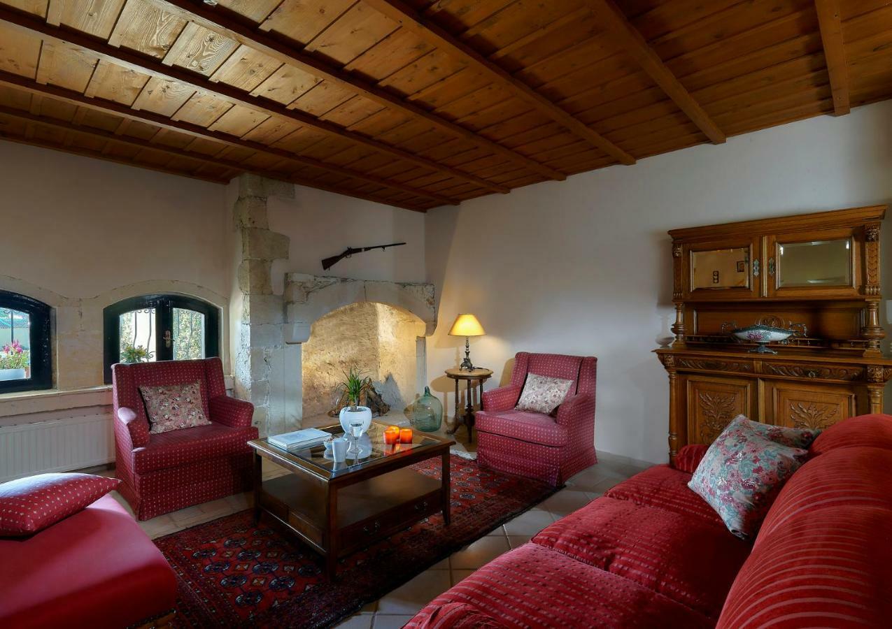 Castello Villa Daphnes - Private Pool & Whirlpool Dhafnes Exterior photo